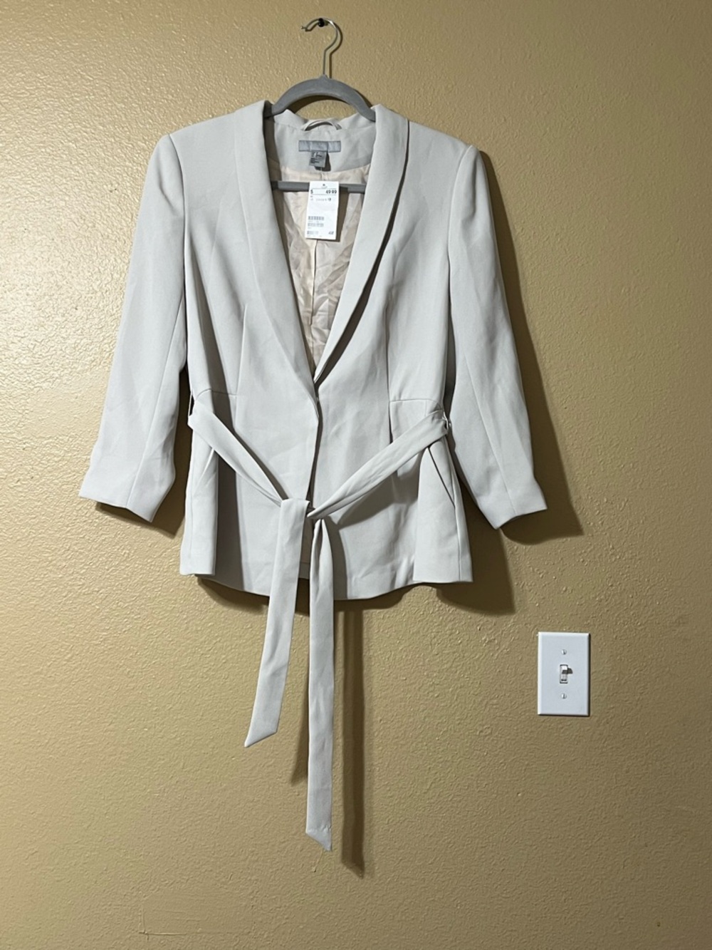 H&M Light Cream Tie-Waist Blazer